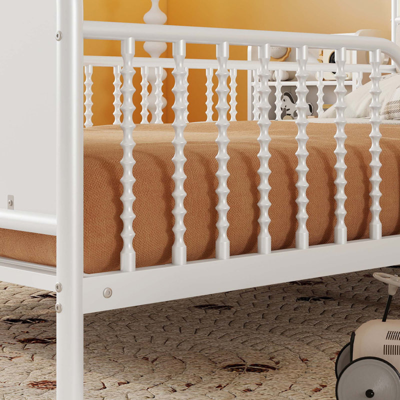 Structure de lit plateforme simple en métal avec tablettes de rangement coulissantes, Blanc