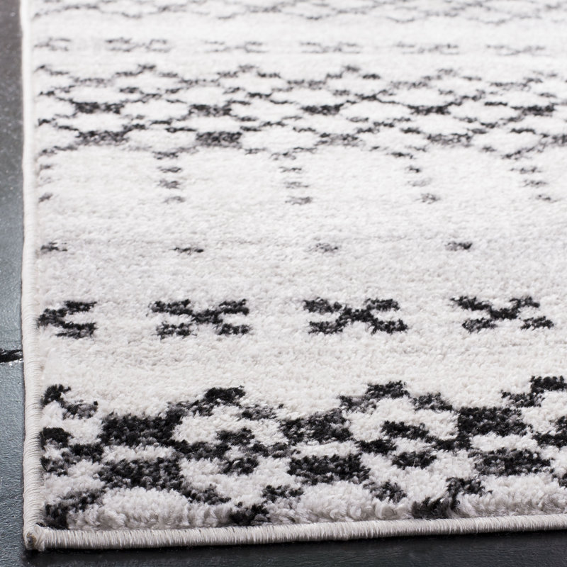 Finney Performance Geometric Rug, Square 7'