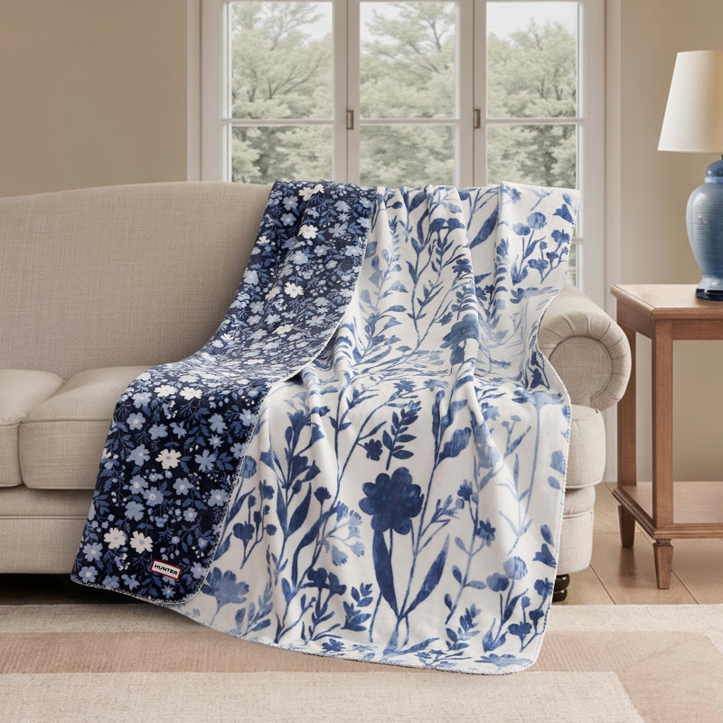 Hunter Reversible Plaid Plush Throw Blankets, Silhouette Stems