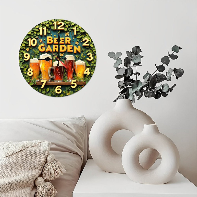 horloge de jardin à bière avec motif de feuillage