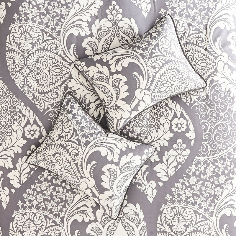 Full/queen Printed Bedroom With Solid Color Reverse And Decorative Pillows Multicolor Bedding Back