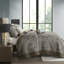 Couvre-lit en jacquard bleu avec coussins décoratifs