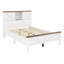 Ensemble de chambre à coucher de style maison de campagne 3 pièces avec tête de lit à double porte coulissante, station de charge, table de chevet et commode-890737516
