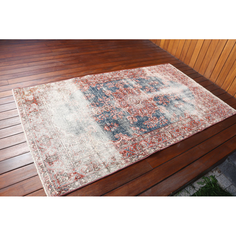 Chic tapis turc rétro parfait pour rehausser le décor du salon ou de la chambre à coucher