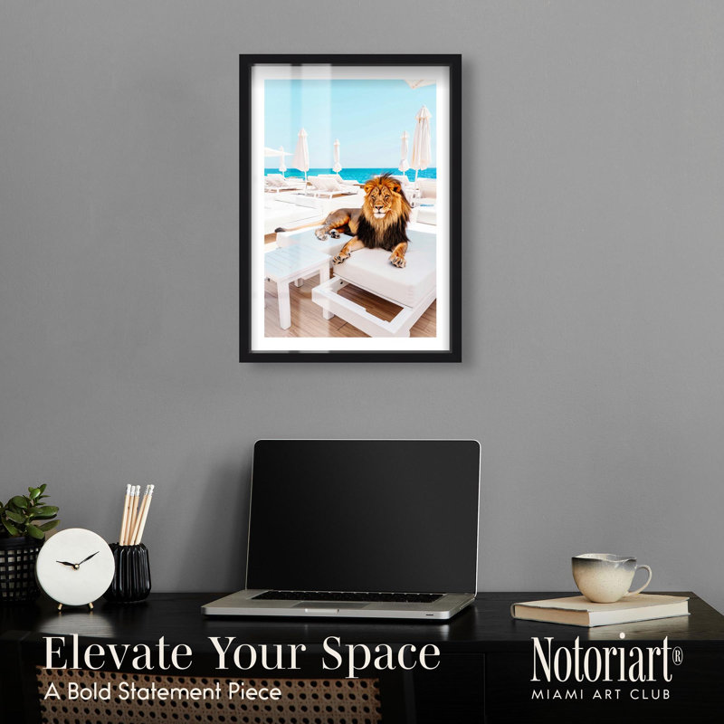 Coastal King Shadowbox Print par Notoriart, Noir, H 25 po x l 17 po