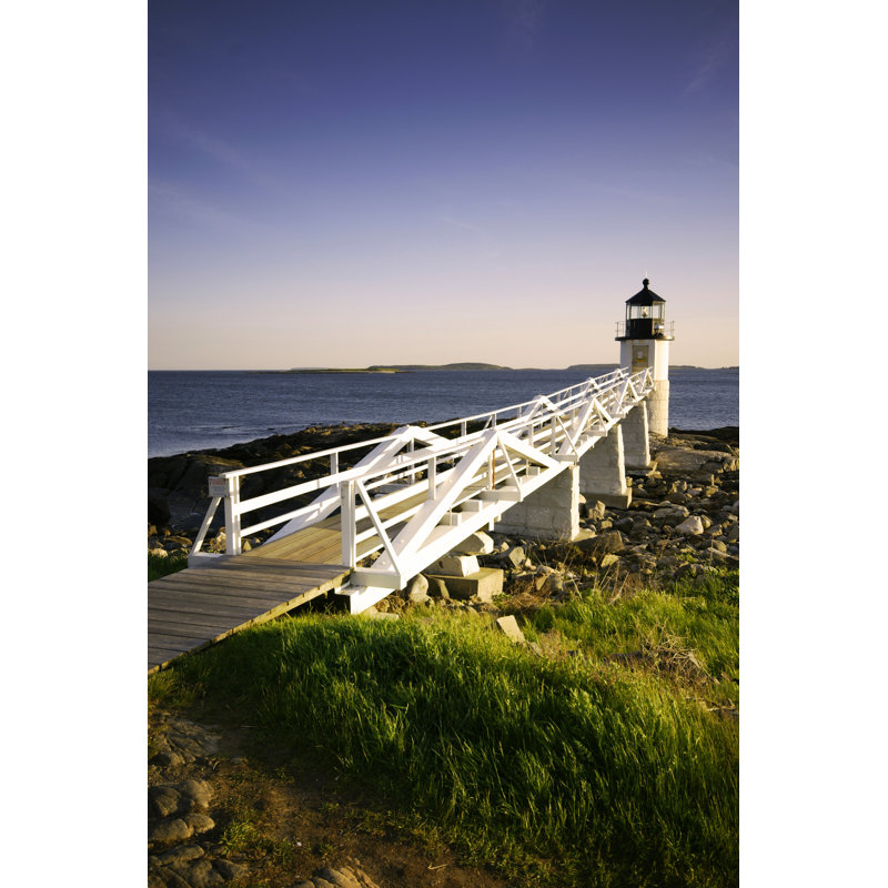 Phare dans le Maine par M. Czosnek, H 12 po x l 8 po