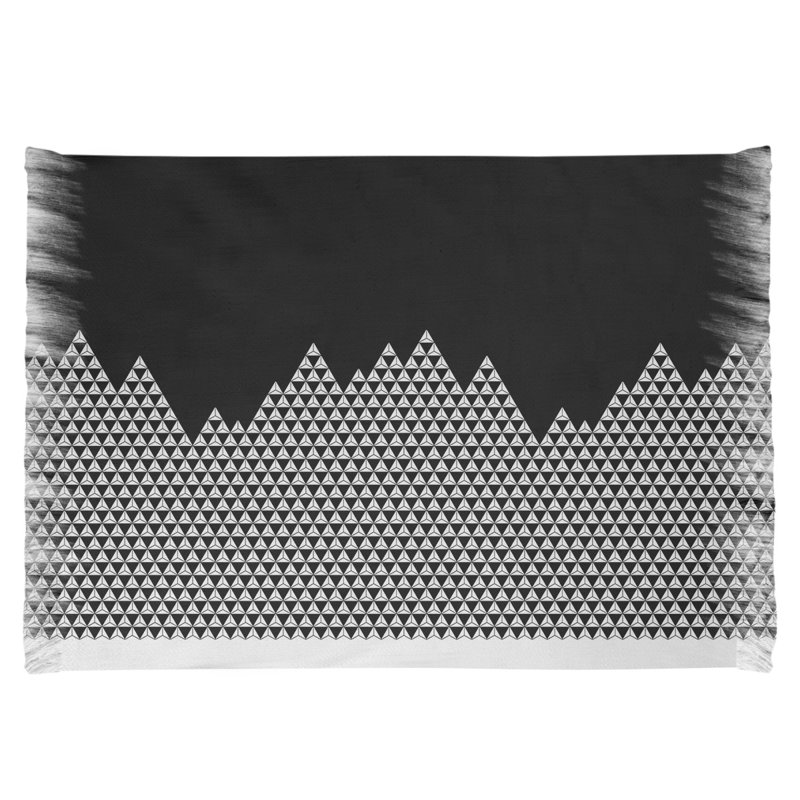 Tapis noir à motif montagne Mcguigan, Non