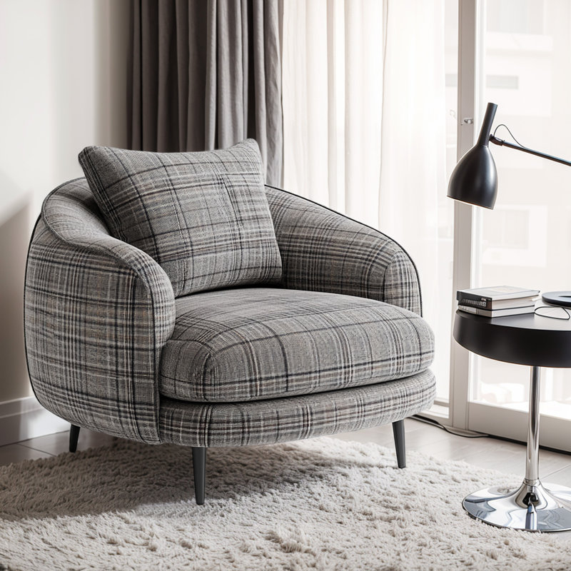 Petit fauteuil rembourré gris à motif écossais