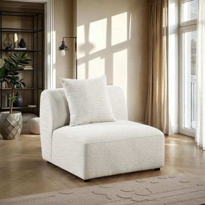 Chaise sans accoudoirs moderne et contemporaine Hoskin de 37,5 po avec revêtement en chenille, mousse haute densité sur ressorts ensachés, coussin carré inclus