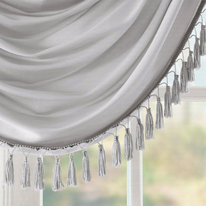 Cantonnière ornée de fausse soie 38 x 46 po, Argent argent