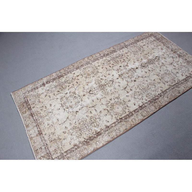 Tapis turc beige noué à la main idéal pour le vestibule avec un design rétro antique en laine