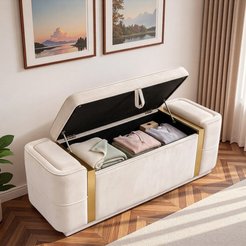 Banc moderne avec repose-pieds rembourré avec compartiment de rangement caché, conception à rabat et bandes décoratives en métal doré