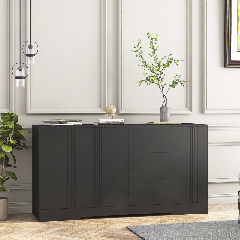 Buffet de cuisine polyvalent avec beaucoup d'espace de rangement et un design élégant