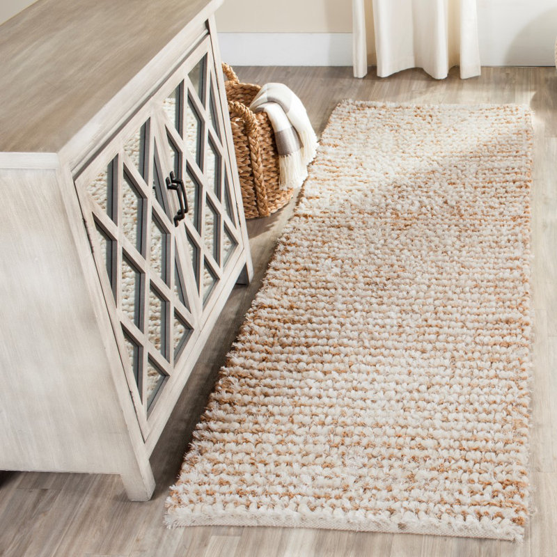 Tapis blanc / beige en acrylique Delane, Tapis de couloir 2 pi 3 po x 9 pi