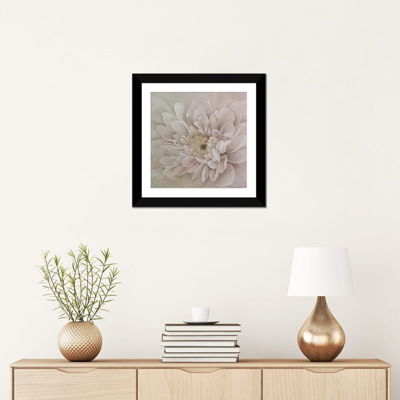 « prettiness », impression sur toile, H 16 po x l 16 po x P 1 po, Papier avec cadre noir, Blanc