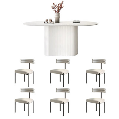 Table et chaise ovales simples et pratiques
