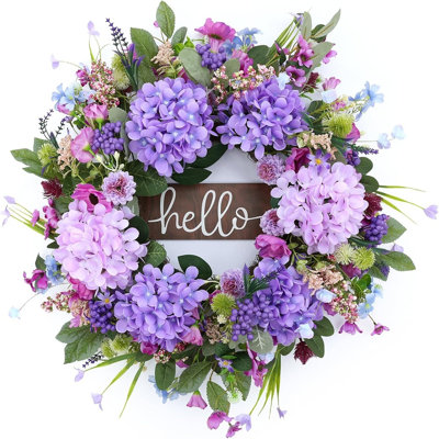 Couronne de printemps 24 po pour porte d'entrée avec panneau «Hello» - Hortensia mauve, fleurs sauvages et eucalyptus, couronne de verdure pour porche, maison de campagne, mur, fenêtre et décor extérieur