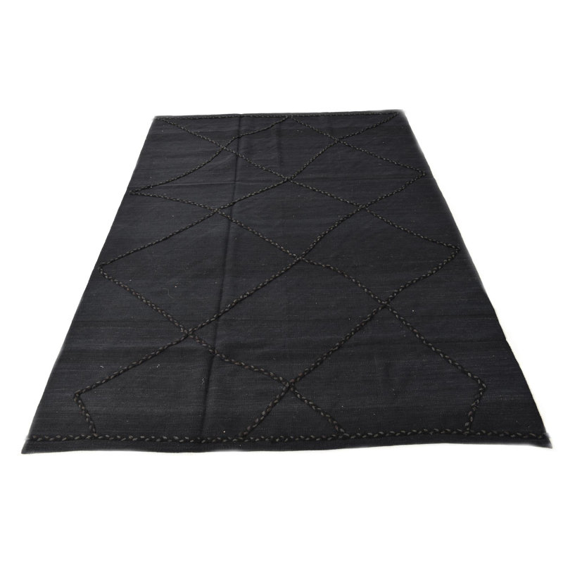 Iraheta Black Rug