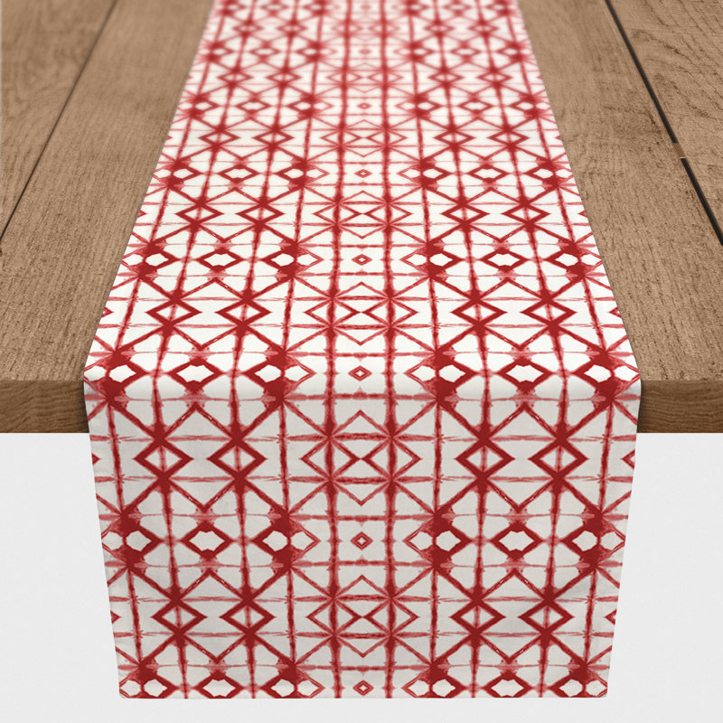Chemin de table Lynda, 72 po x 16 po, Rouge, Mablethorpe Shibori