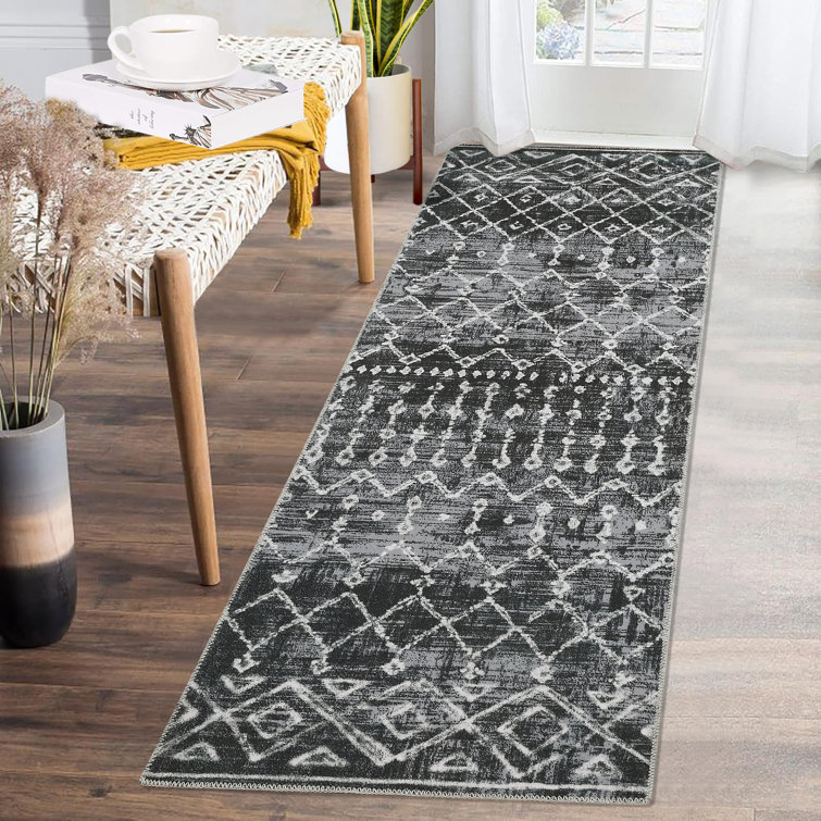 Kiruthika Washable Geometric Indoor Rug