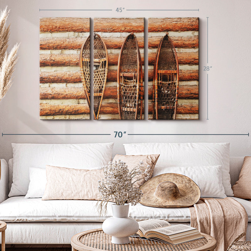 «Vintage Snow Shoes» sur toile, H 28 po x l 45 po
