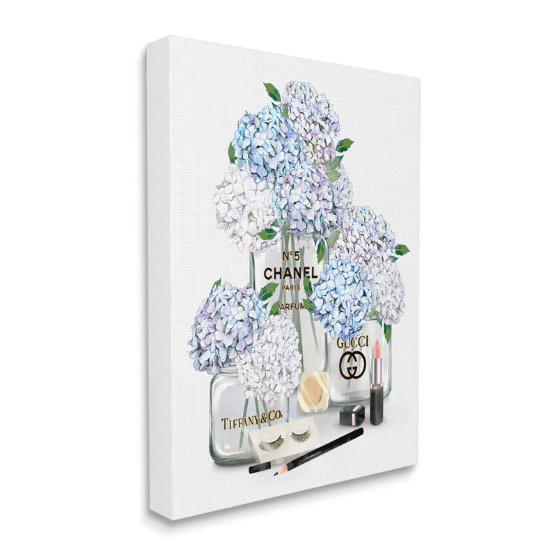 Bouteilles de parfum Glam White Blue Hydrangeas, Toile tendue, H 30 po x l 24 po x P 1,5 po