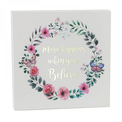 Couronne florale avec texte - «Magic Happens When You Believe Block»