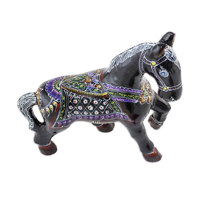 Figurine en bois de en laque de cheval thaï renne Advait