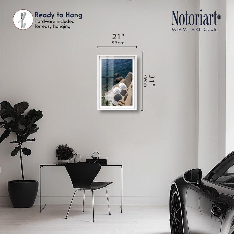 «Cliffside Umbrella I Shadowbox» par Notoriart, H 31 po x l 21 po, Blanc