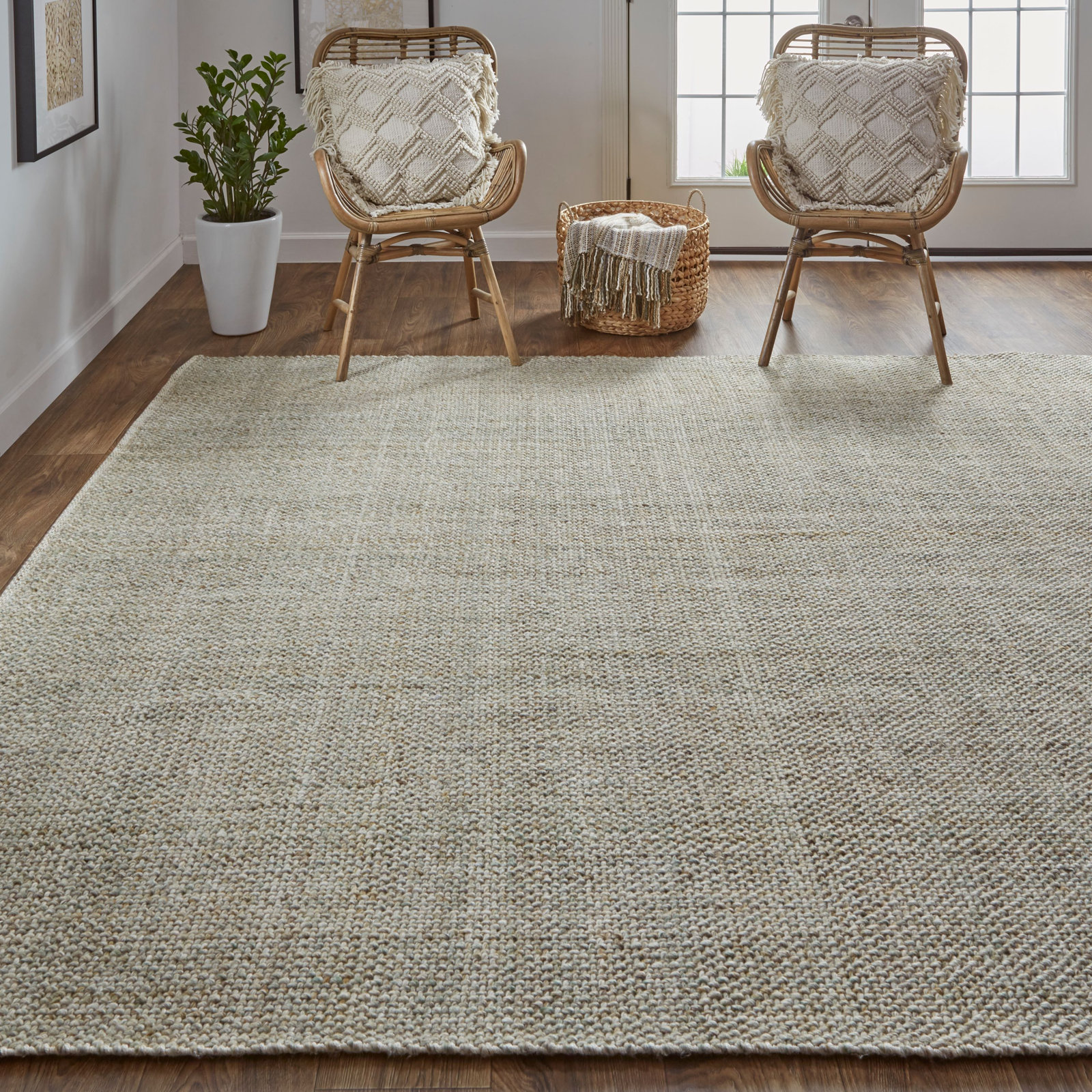 Fleurette Handmade Green Rug, Rectangle 2' x 3'