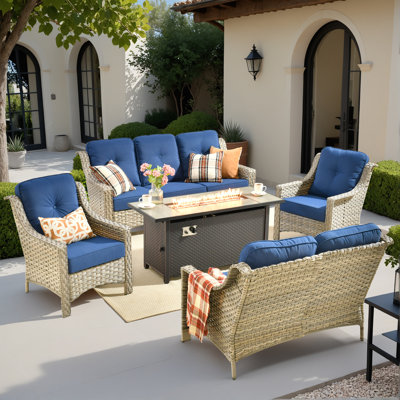 Ensemble de meubles de patio 5 pièces avec table de foyer d'extérieur de 54 po, canapé d'extérieur en osier avec coussins confortables