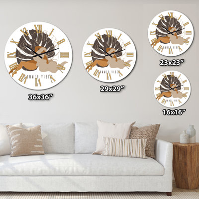 Illustration d'une grande femme avec une feuille de palmier - horloge murale moderne