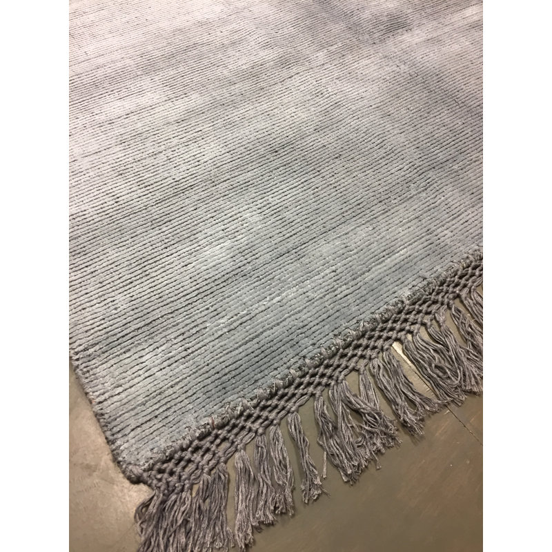 Simplicity Chic Solid Area Rug in Gray/Silver