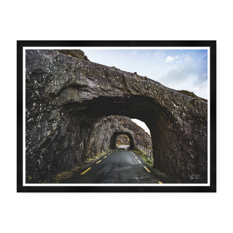 Tunnel Road par Tim Klein - Photographie avec cadre photo