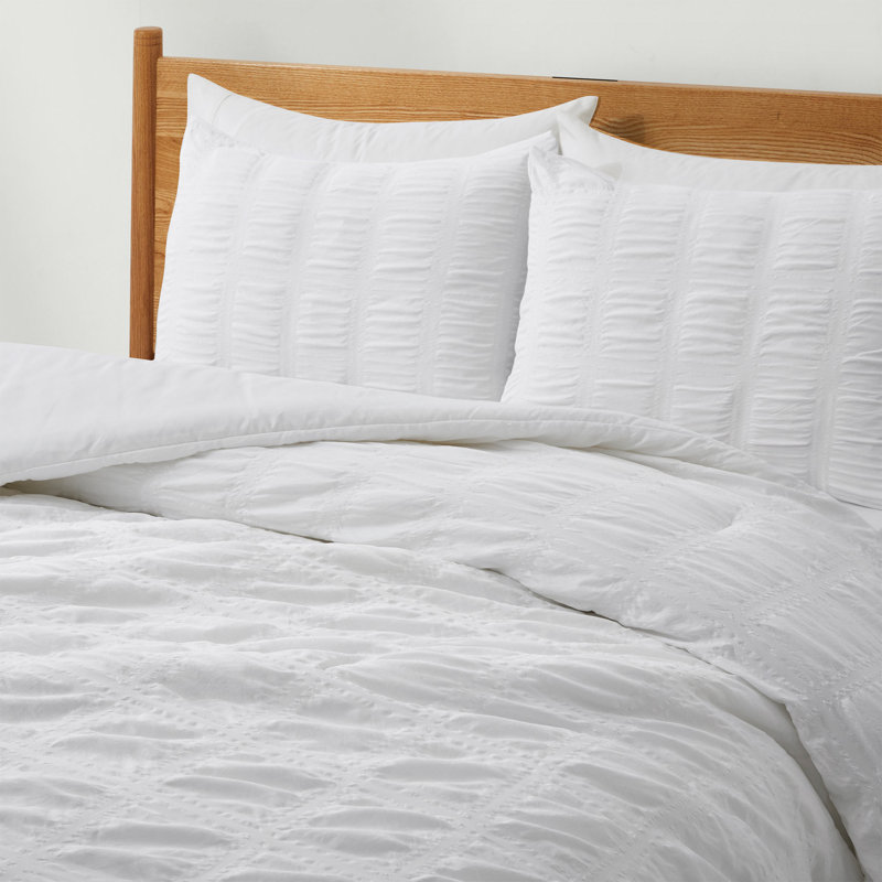 Polyester Comforter, Queen Comforter + 2 Standard Pillowcases, White
