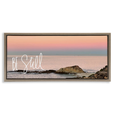 "Be Still Peaceful Beach", art mural sur toile flottant gris par Kathy Mansfield