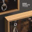 Lustre en cristal sur fond brun foncé-93589281-93589278