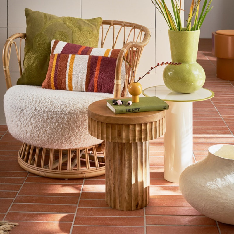 Table d'appoint Alfrida Tiro, lait d'amande, Blanc