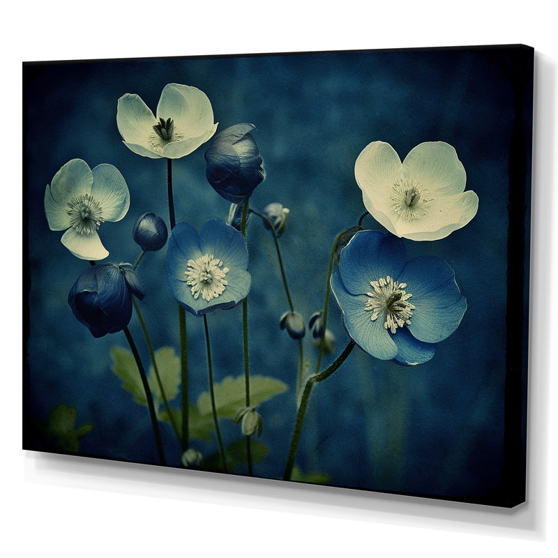 «Blossoming Buttercup Flowers» - impression rétro, H 16 po x l 32 po x P 1 po, Toile tendue