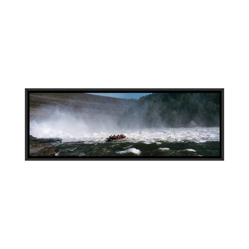 « group of people rafting », reproduction de photo sur toile, H 12 po x l 36 po x P 1,5 po, Toile avec cadre noir