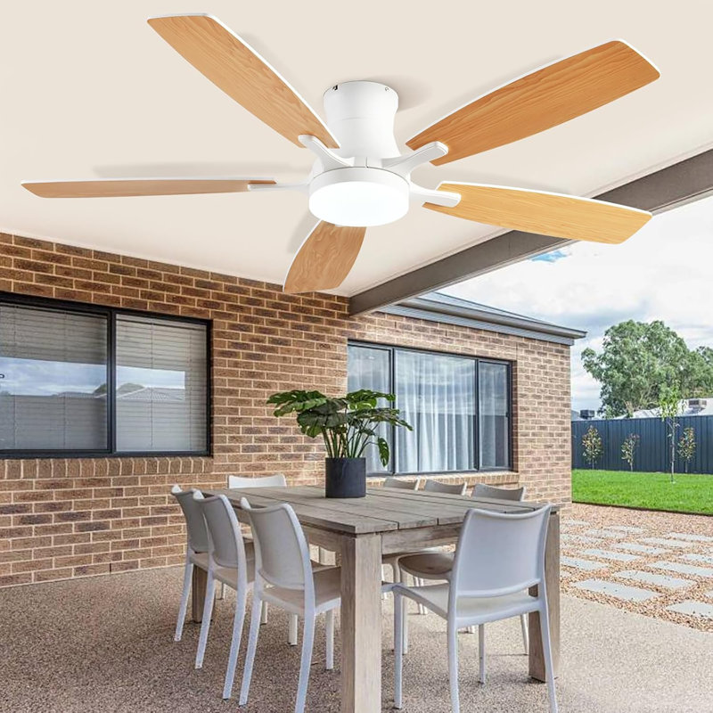 Ventilateurs de plafond avec lumières, ventilateur de plafond à profil bas RVB 54 pouces avec lumière et télécommande, à intensité variable, moteur à courant continu réversible, silencieux, 6 vitesses, ventilateur de plafond encastré pour le sal