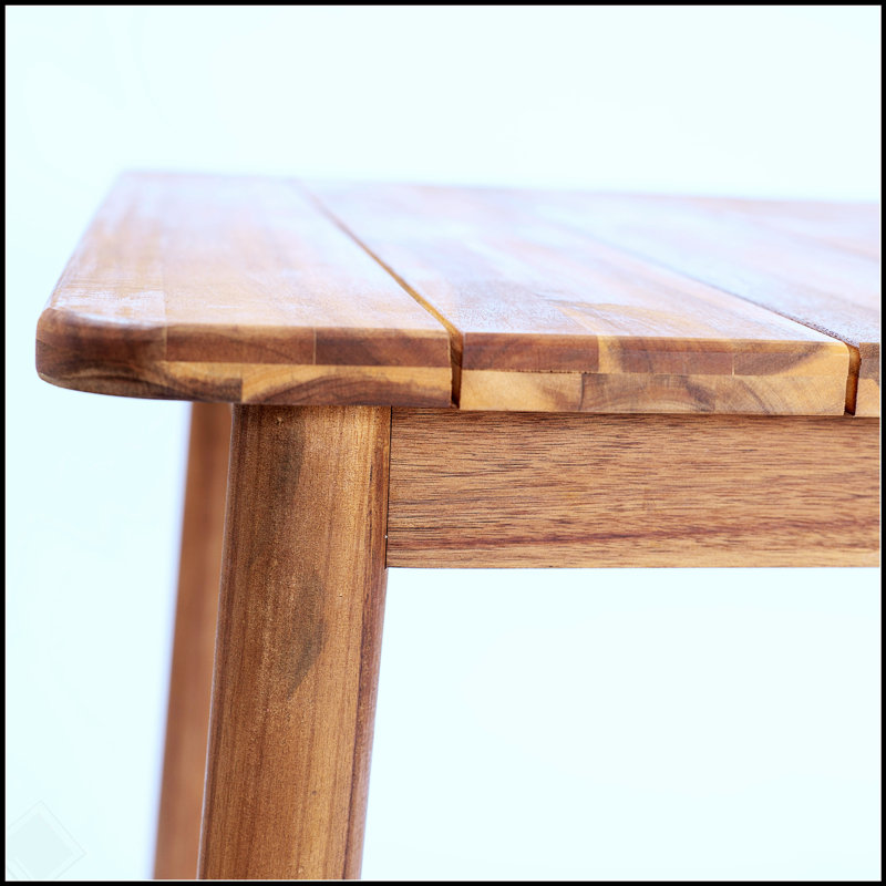 Table de salle à manger d'extérieur en bois d'acacia de 79 po Visola, durable et élégante pour les rassemblements de patio et de jardin.