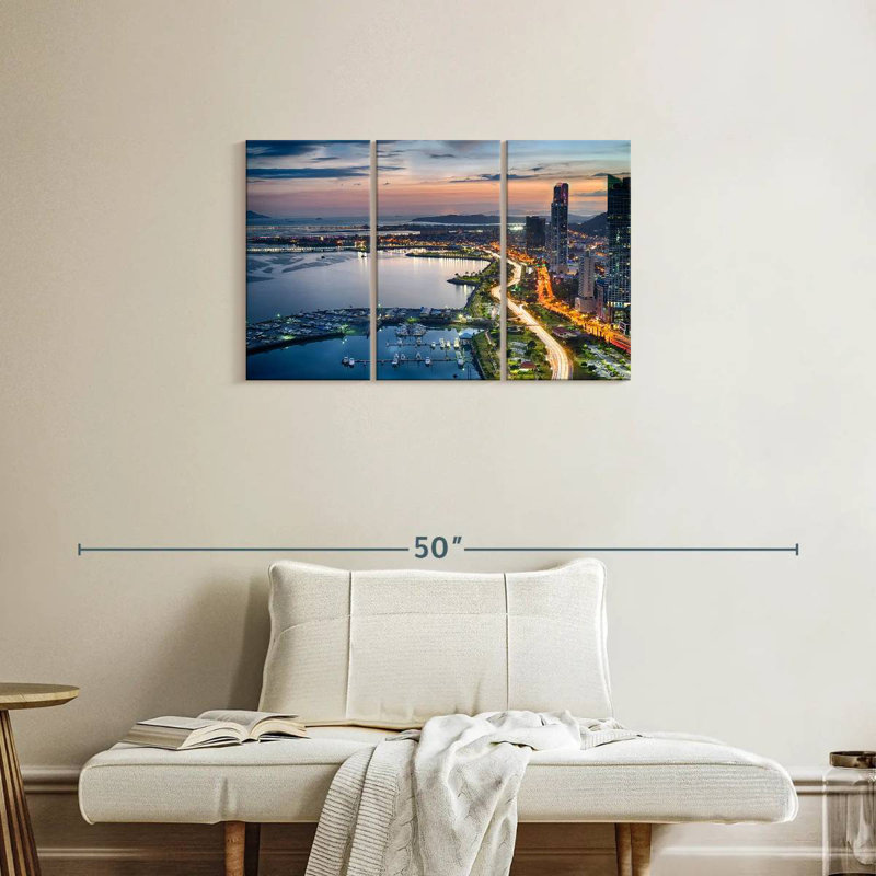 Sebbie Avenida Balboa, 20" H x 33" W