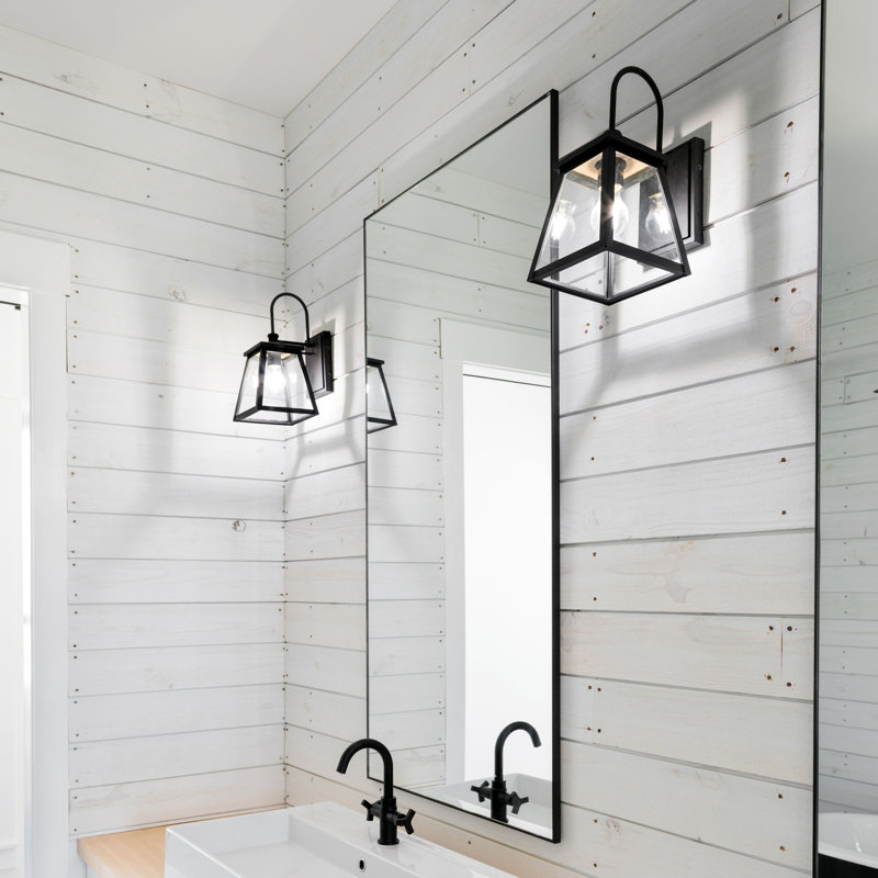 Lanterne murale d'extérieur en verre Wrentham, H 18,25 po x L 9,25 po x P 12,25 po, Noir