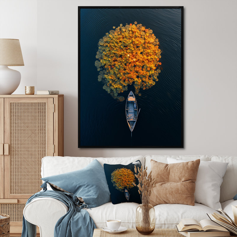 Arial View petit bateau sur le lac calme sur toile, H 32 po x l 24 po, Cadre flottant noir