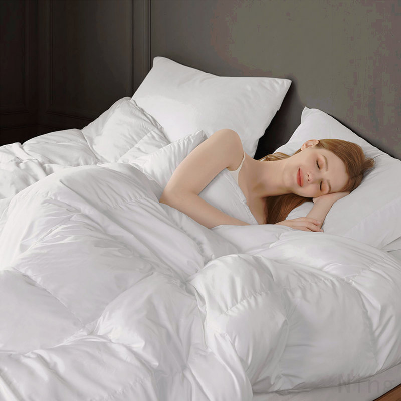 Overfilled Down Alternative Comforter White Full/Queen