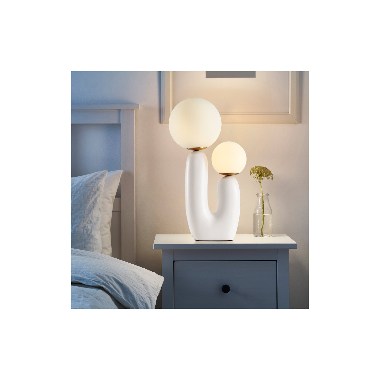 Yuma Resin Table Lamp, White