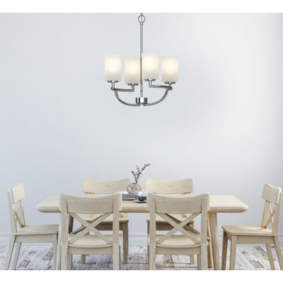 Lustre d'intérieur / classique à 4 lumières Singh en chrome avec abat-jour cylindriques en verre givré blanc Singh