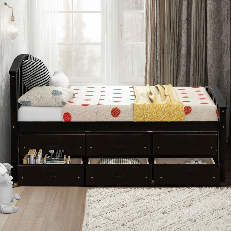 Ce lit plateforme avec rangement en bois massif comprend 6 tiroirs. Le matériau en bois massif est robuste et durable, la taille double offre beaucoup d'espace et les tiroirs multiples peuvent être utilisés pour un rangement efficace. Il est pratique et confortable.