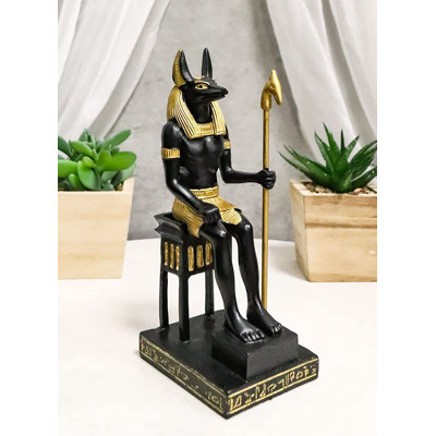 Statue du dieu égyptien antique Anubis Eyen assis sur le trône Statue du dieu de la vie après la mort